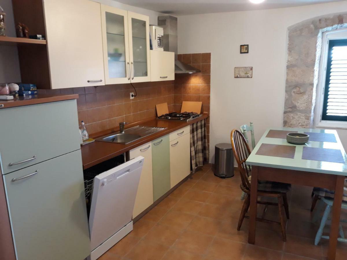 Kaprije Mistral Apartment Ngoại thất bức ảnh