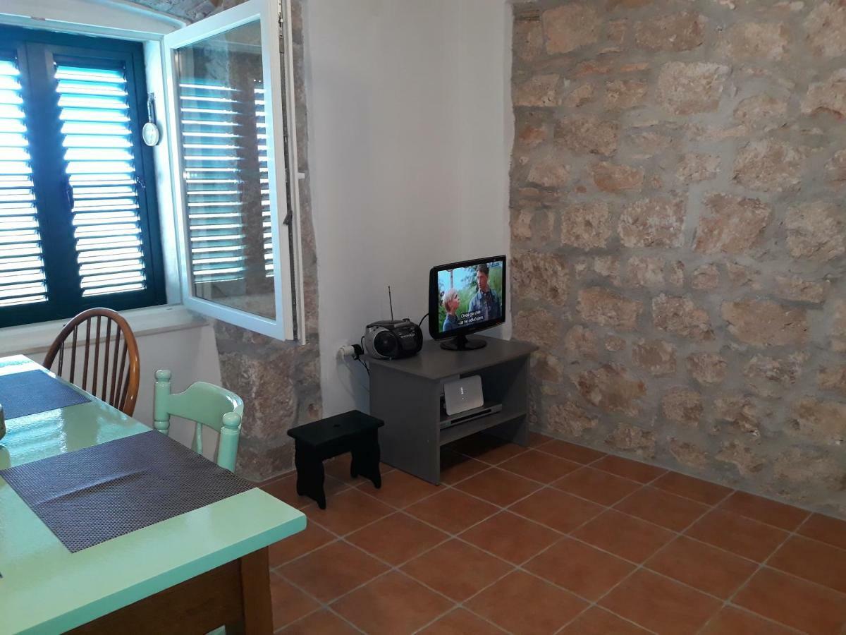 Kaprije Mistral Apartment Ngoại thất bức ảnh